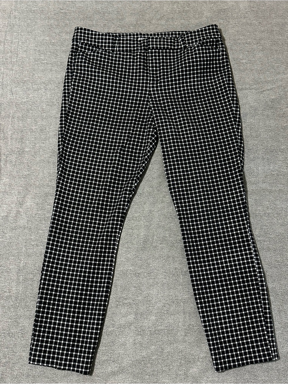 Old Navy Black & White Plaid Pixie Ankle Pants